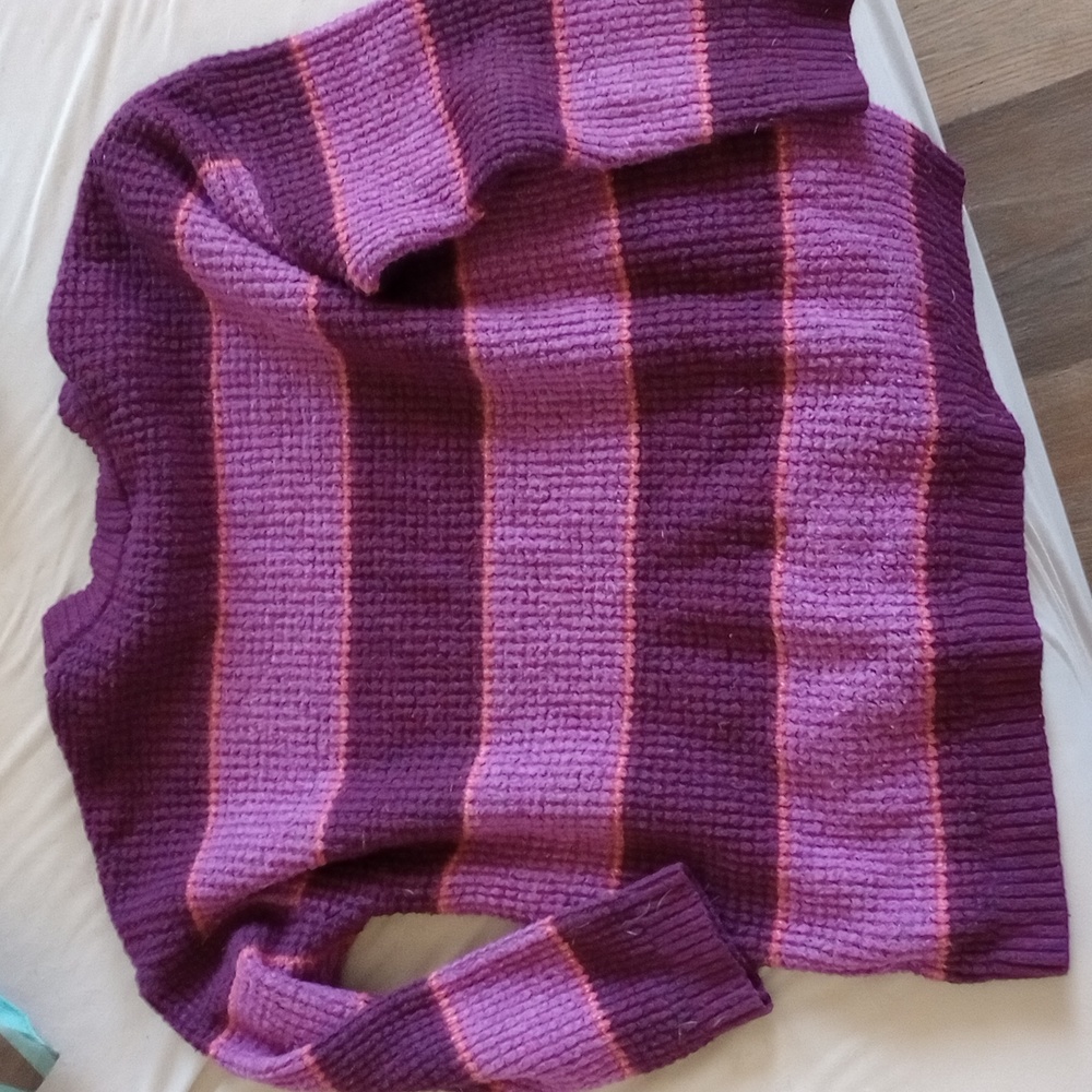 American eagle sweatshirt small purple